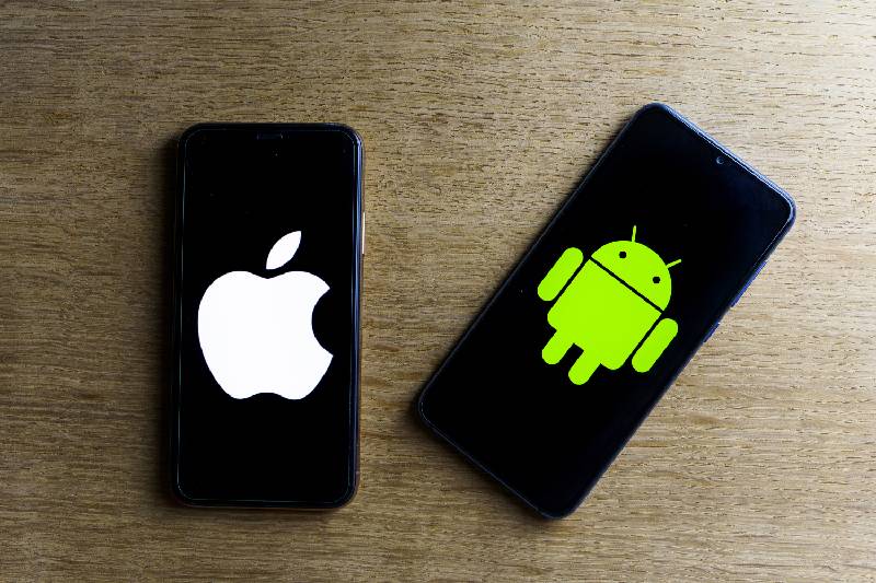 iphone vs android app